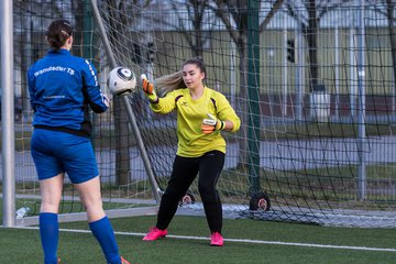 Bild 67 - Frauen Bramstedter TS - SV Boenebuettel-Husberg : Ergebnis: 0:3